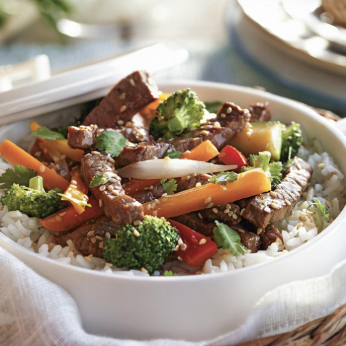 arroz con ternera y verduras salteadas