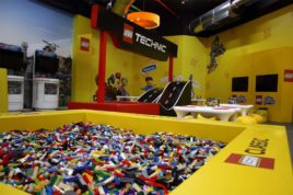 LEGO Fan Factory | Centro Comercial Aqua Multiespacio